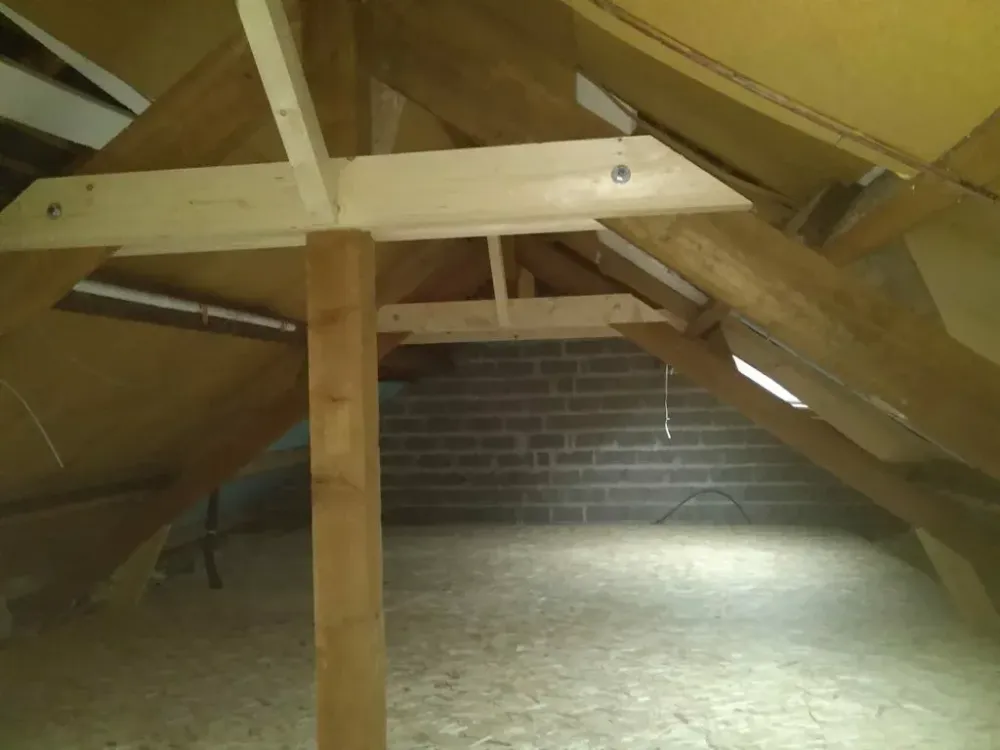 charpente vue de l'interieur